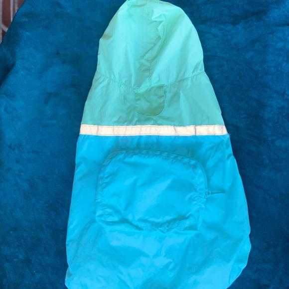 MARTHA STEWART PETS Reflective Dog Rain Jacket Hoodie with pocket. - Picture 3 of 3